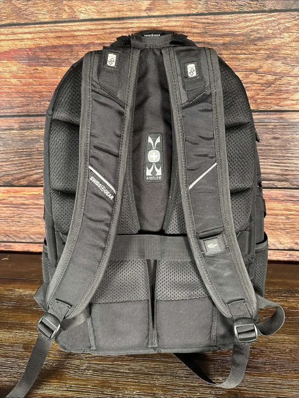 SwissGear Black Men's Everyday Travel & Laptop Backpack